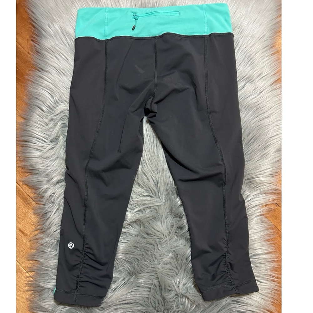 Lululemon Cut The Crop Black / Bali Breeze Legging Size 8 - Picture 6 of 6